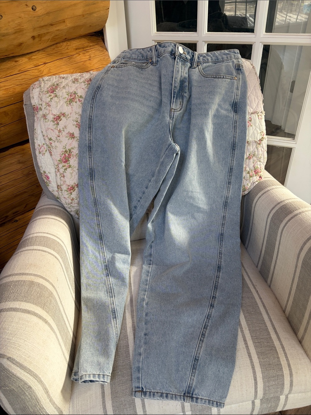 No Boundaries Women's High-Rise Barrel Jeans